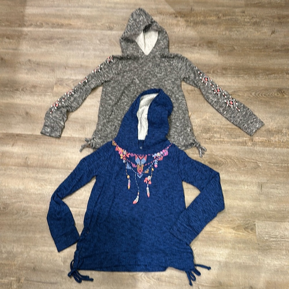 2 girl Mudd size 10 lightweight hoodies with print. Gray and blue.